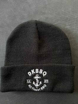 Wintermütze (Knitted Cap) mit DKBBQ Logo bestickt.